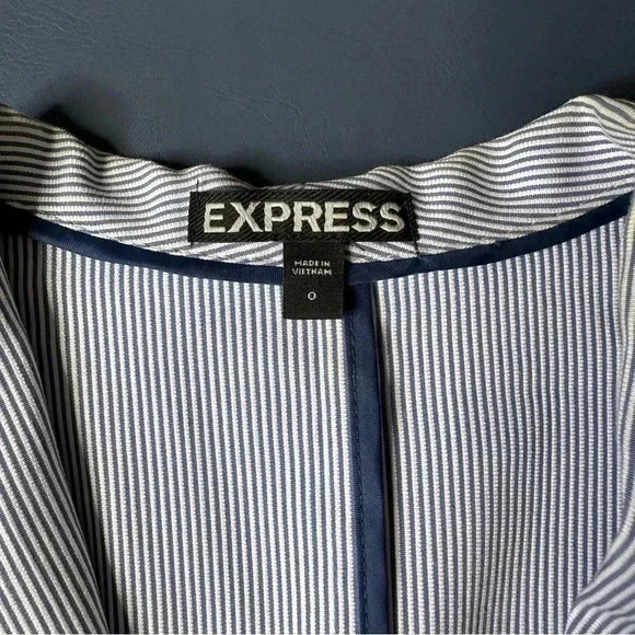 Express Womens Striped Jacket Blazer 0 Blue White Faux Pockets Collared Unlined - Picture 9 of 13
